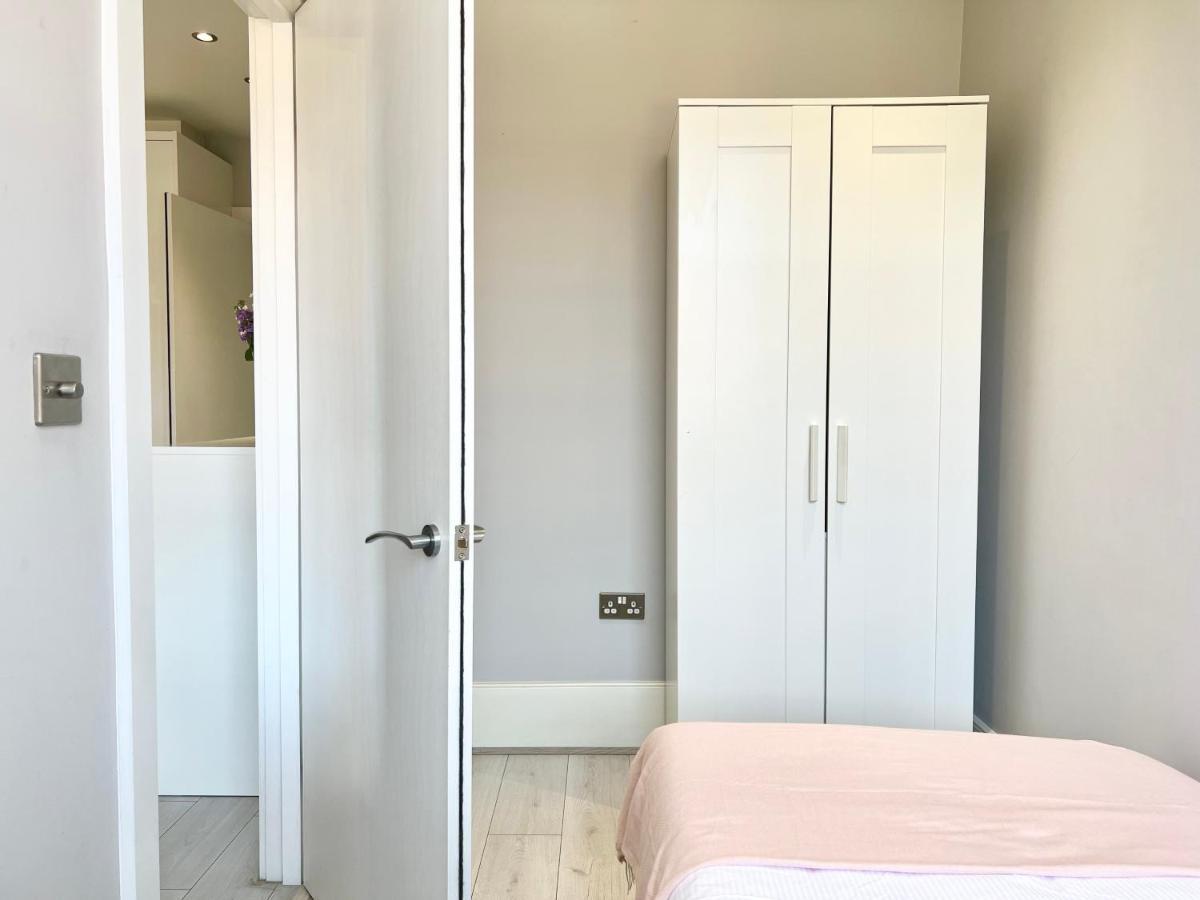 2 Bedroom Apartment In South Hampstead Londra Dış mekan fotoğraf